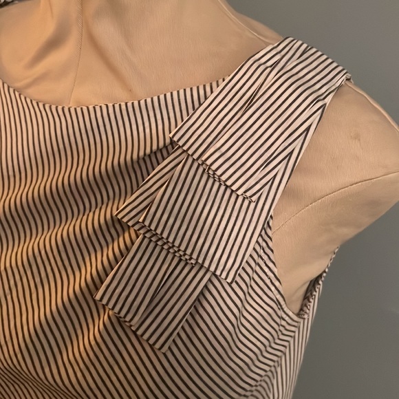 Bold shoulder! - Picture 2 of 3